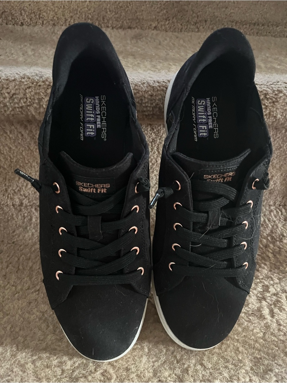 Size 10 Skechers Swift Fit Women's Black Sneakers